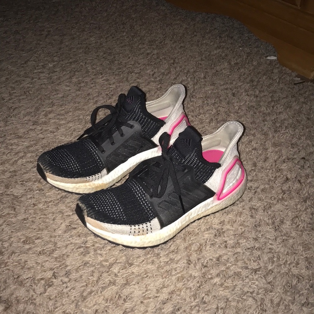 ULTRABOOST 19